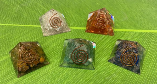 Pyramides Orgonite